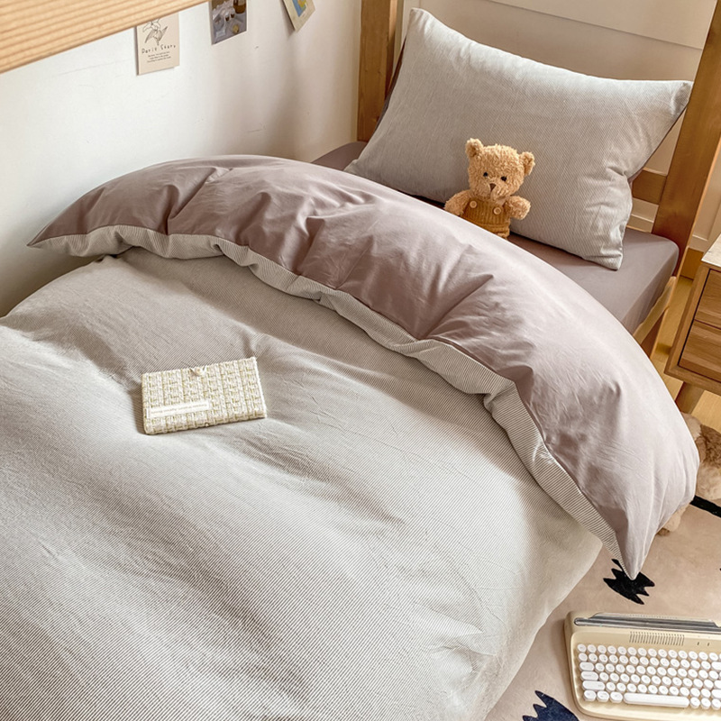 Juego de cama de dormitorio de estudiantes de algodón de tres piezas 2025 nueva funda de edredón de sábana de algodón individual Un juego completo de ropa de cama