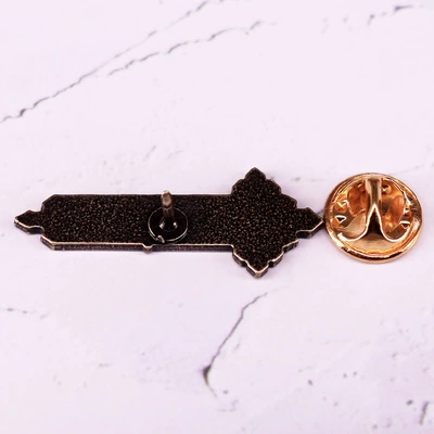 Yaxa sancaqları enamel pin game