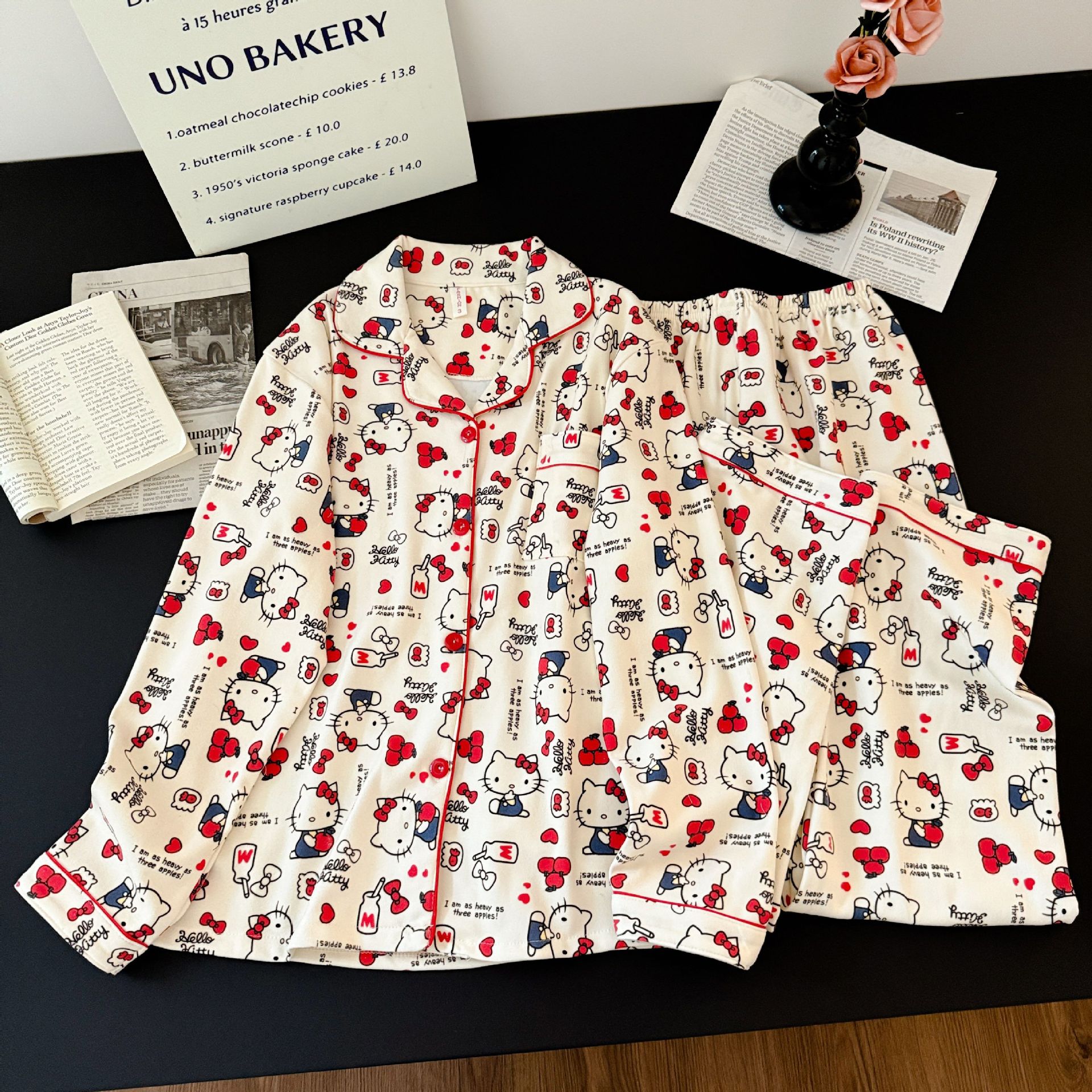Al por mayor transfronterizo de ternilla caliente manzana KT pijamas de mujeres otoño y invierno nuevo lindo se puede usar con mangas largas set de ropa para el hogar