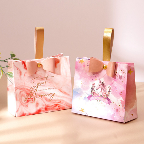 Creative European style wedding red wedding candy box wholesale High-end bridesmaid and souvenir wedding candy gift box wholesale