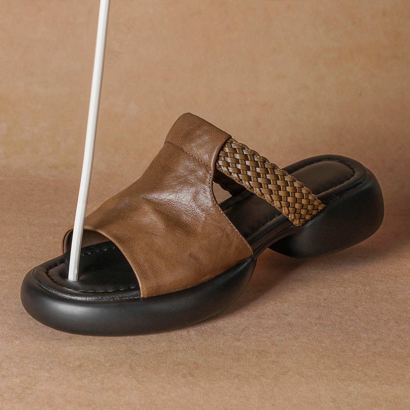 Sandal nữ đế bệt 4cm dáng xỏ ngón mùa hè đơn giản — đen