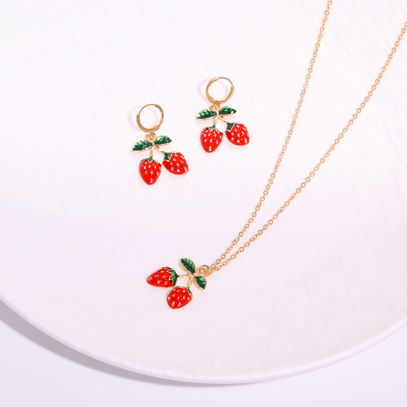 Japón y Corea del Sur amor y encantador estilo inswind metal fruta fiesta de fresa collar de melania set de joyas