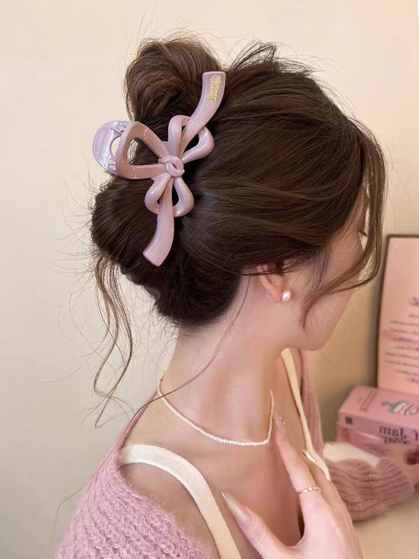 2025年新作フレンチサテン三角グリッパー、女性用ハイエンド後頭部ヘアシャーククリップ、気質と多用途のヘアアクセサリー|undefined