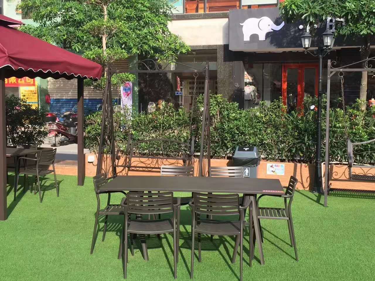 12210317067_615935779