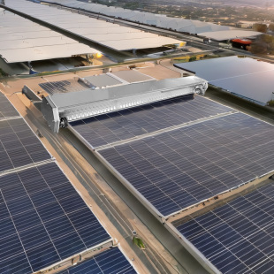 Photovoltaic Power Station Dust Removal Cleaning Machine Solar Panel Intelligent Cleaning Equipment Wet and Dry Photovoltaic Cleaning Robot