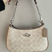 �W�R2024�¿��̲�ɫ����r���ϻ�Ҹ�°��μ�б��������錢��Ů