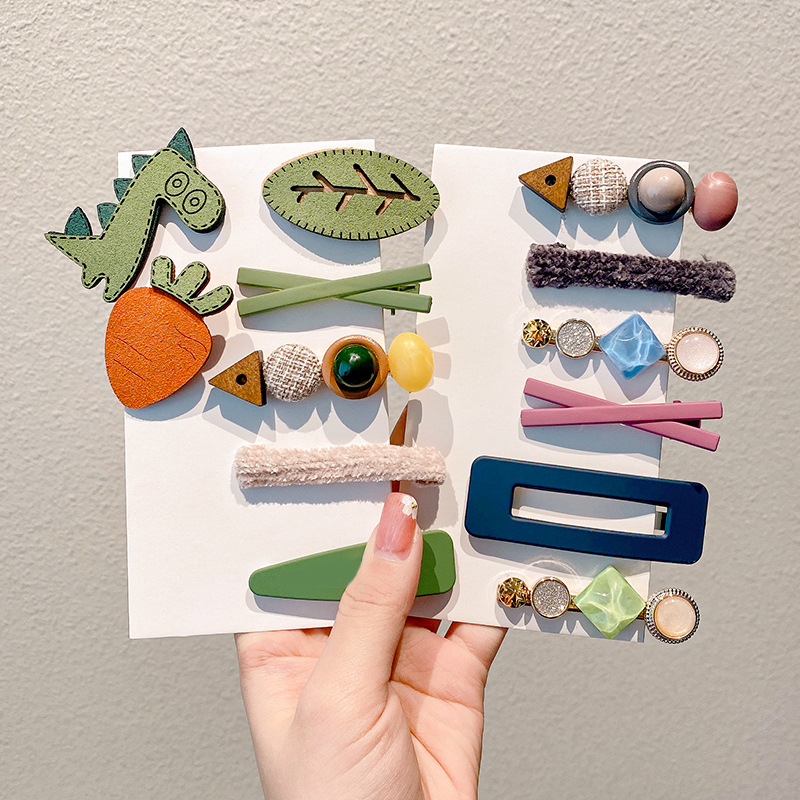 Clip de flequillo lateral rojo de la red femenina 2025 nueva horquilla simple clip de una línea horquilla clip de cabello roto tocado clip de pico de pato