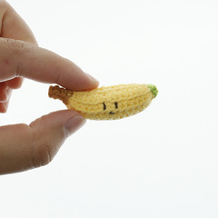 Mini Hand-Knitted Banana Keychain, Cute Knitted Fruit Hook Decor for Mom