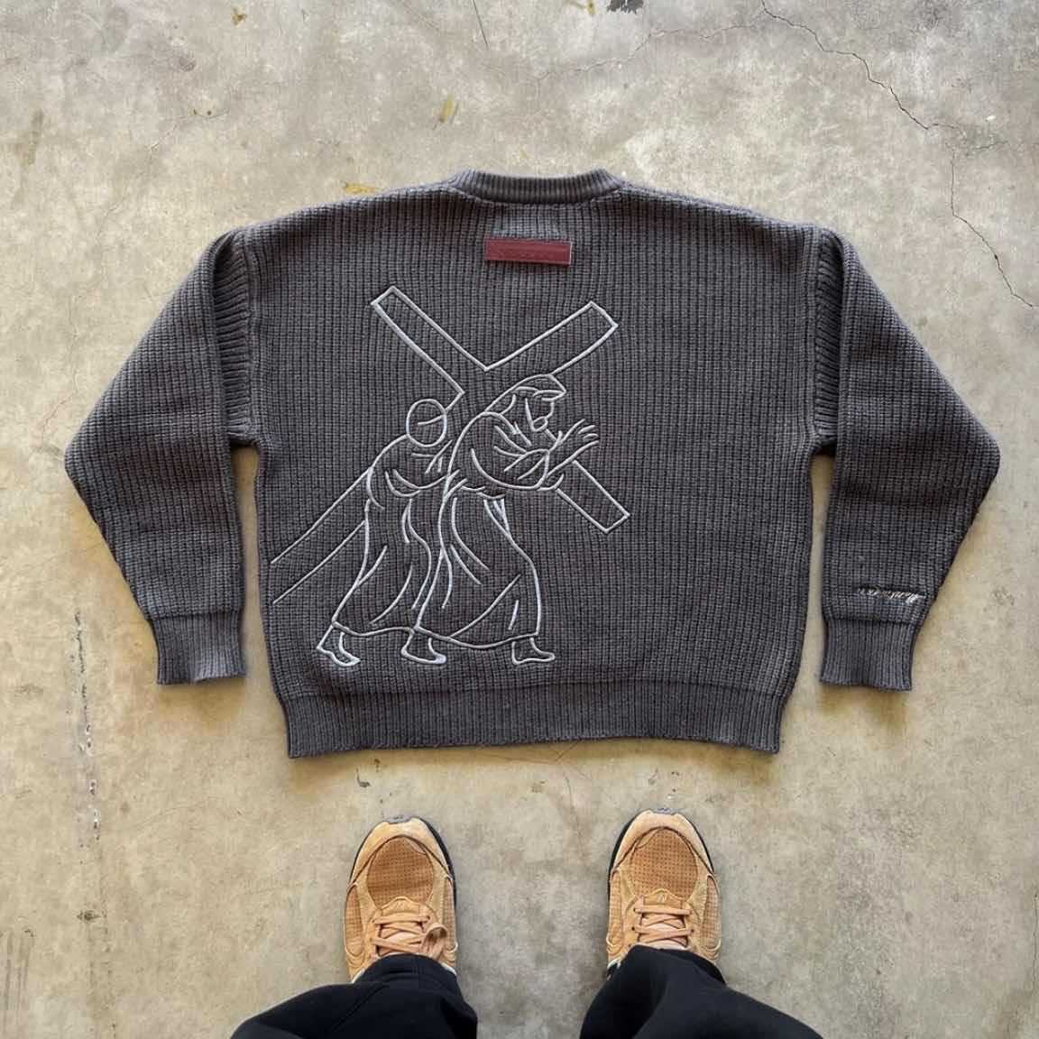 Europa y los Estados Unidos transfronterizos otoño y invierno japoneses tendencia retro camisa de punto de cuello redondo hombre suéter de letras de contraste de color al por mayor