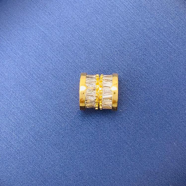 Tiktok Venta caliente colgante al por mayor auto-seleccionado 100 cobre colgante único con fuente de cadena de fábrica al por mayor sin cadena