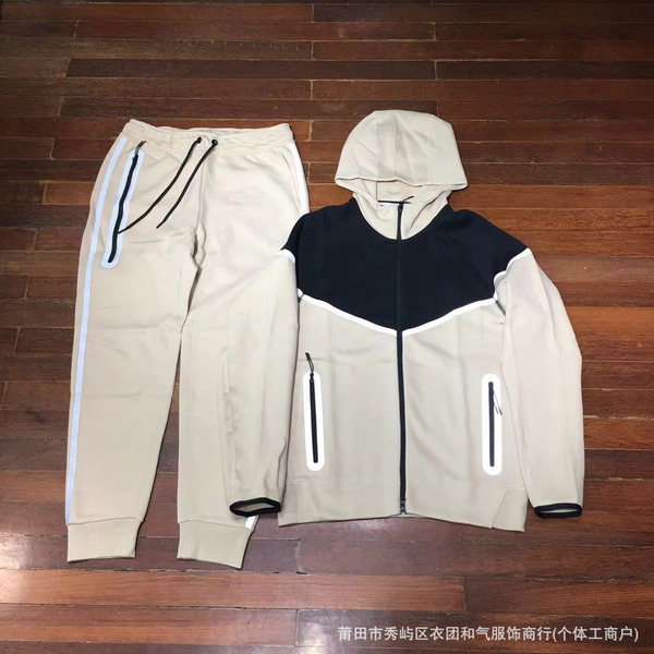 Demi-season retroreflective hoody for leisure