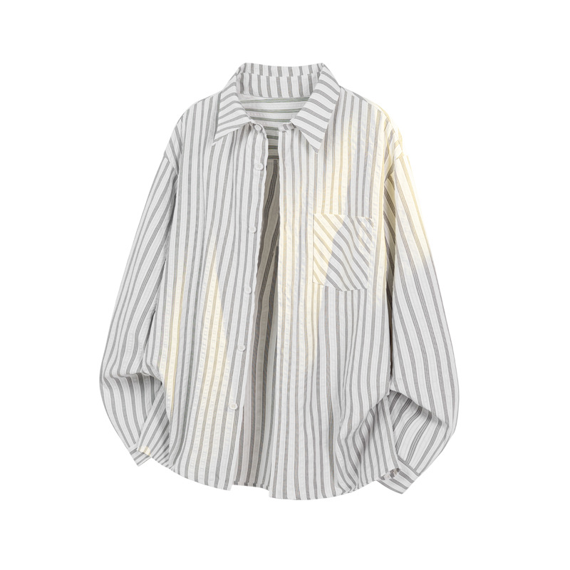 Camicia a maniche lunghe da uomo americana a righe grigie e bianche in stile retrò, ideale per la primavera, con un elegante effetto drappeggio._voghion.com