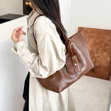 �߼���С��ʯ�^�yܛƤ����Ů2025�¿�r�д������μ�ͨ��Ҹ�°�