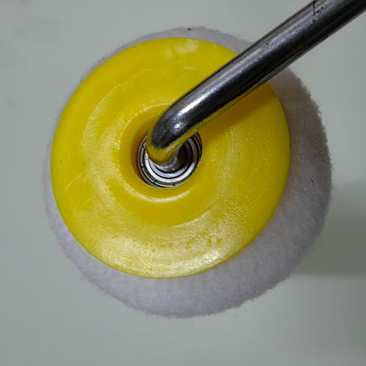 ����еĹ�ͲˢͿ���齺�������ֱ���С���ת�������ӱ��ˢ