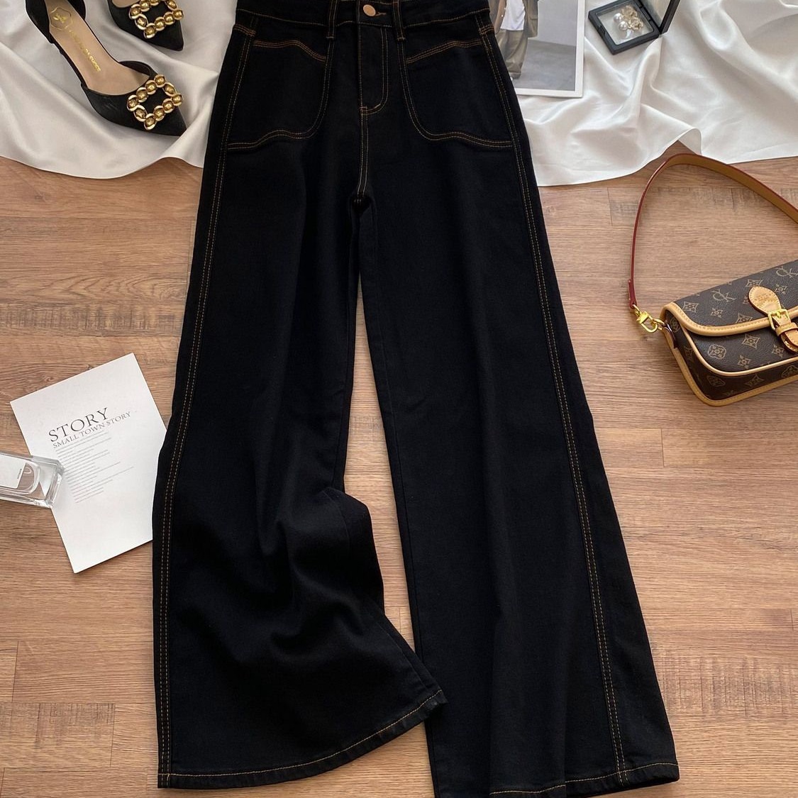 Black Velvet Wide-Leg Jeans for Women Autumn and Winter 2025 New High-Waist Slimming Look Loose Straight Pants for Small People