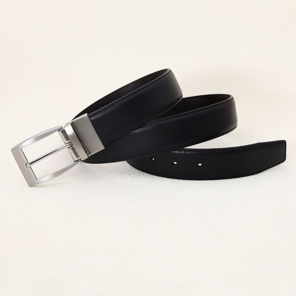 Cinturón de hombre de moda negro simple todo fósforo cinturón de negocios decorativos pantalones casuales estudiante jeans cinturón al por mayor