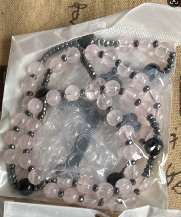 2022 verano nuevo transfronterizo negro natural cuentas redondas cadena larga negro Ball piedra Cruz Rosario collar de los hombres al por mayor