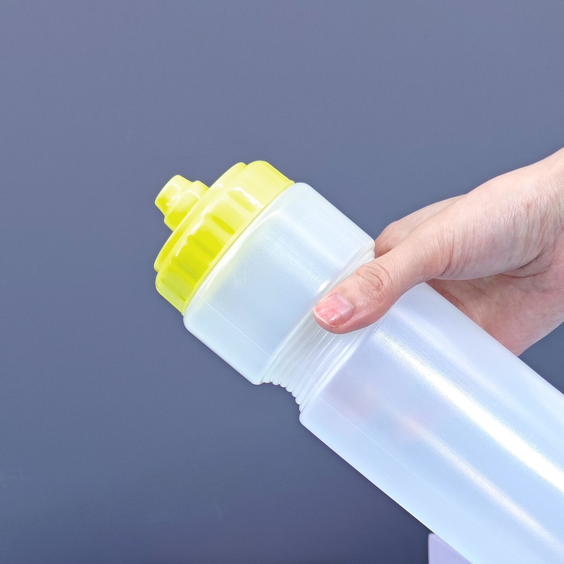 Bicicleta de plástico personalizada ciclismo de montaña hervidor de agua extrusión boquilla de succión al aire libre taza de agua sellado a prueba de fugas 750ml