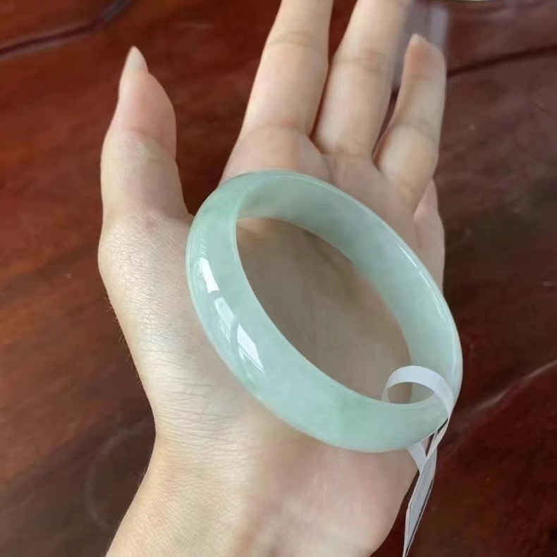 Vòng tay ngọc bích Miến Điện cao cấp màu xanh lục nhạt, kèm giấy chứng nhận chi tiết 6