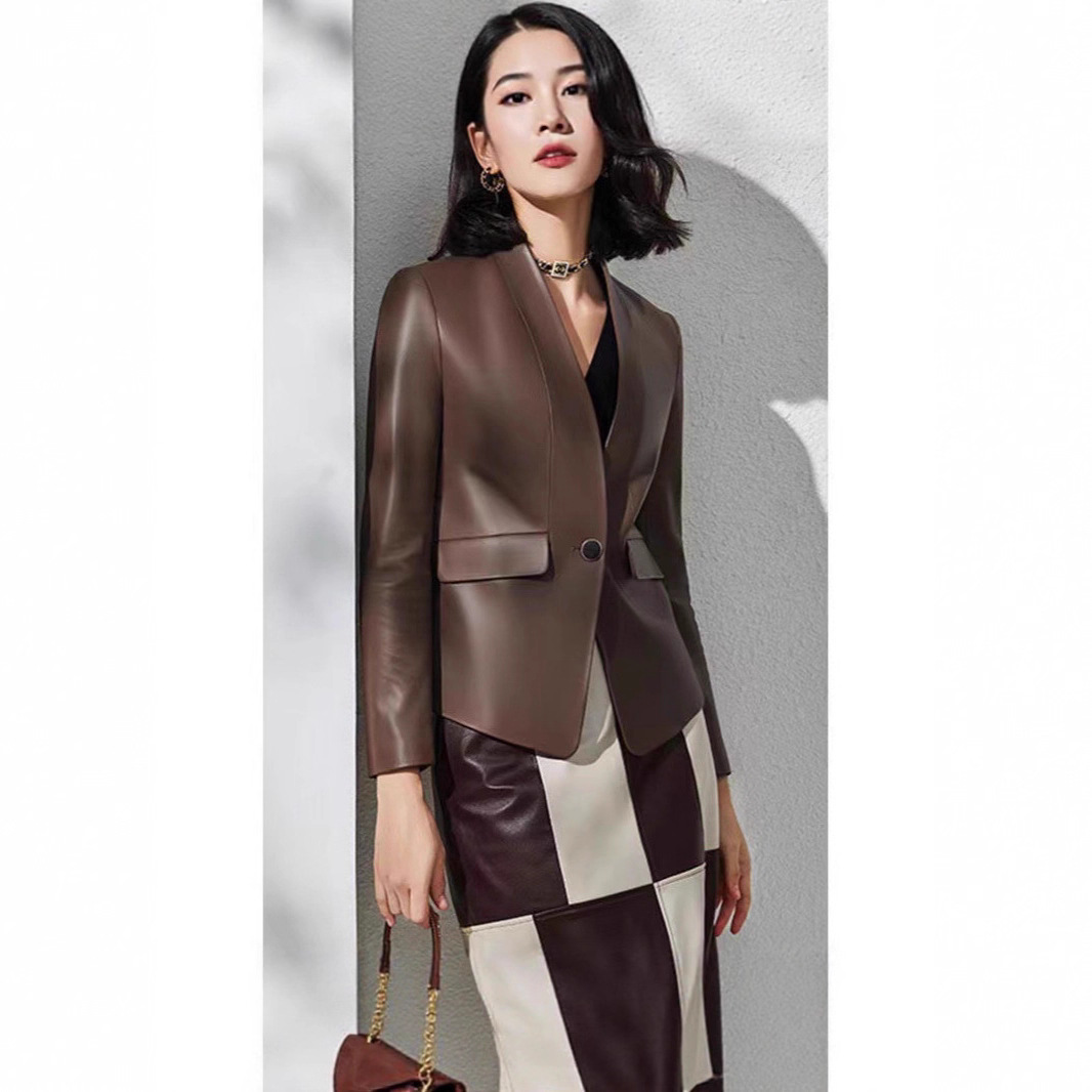 New Women's Genuine Leather Sheepskin Jacket with a Cinched Waist, V-Neck, Short Style, Simple Casual Blazer