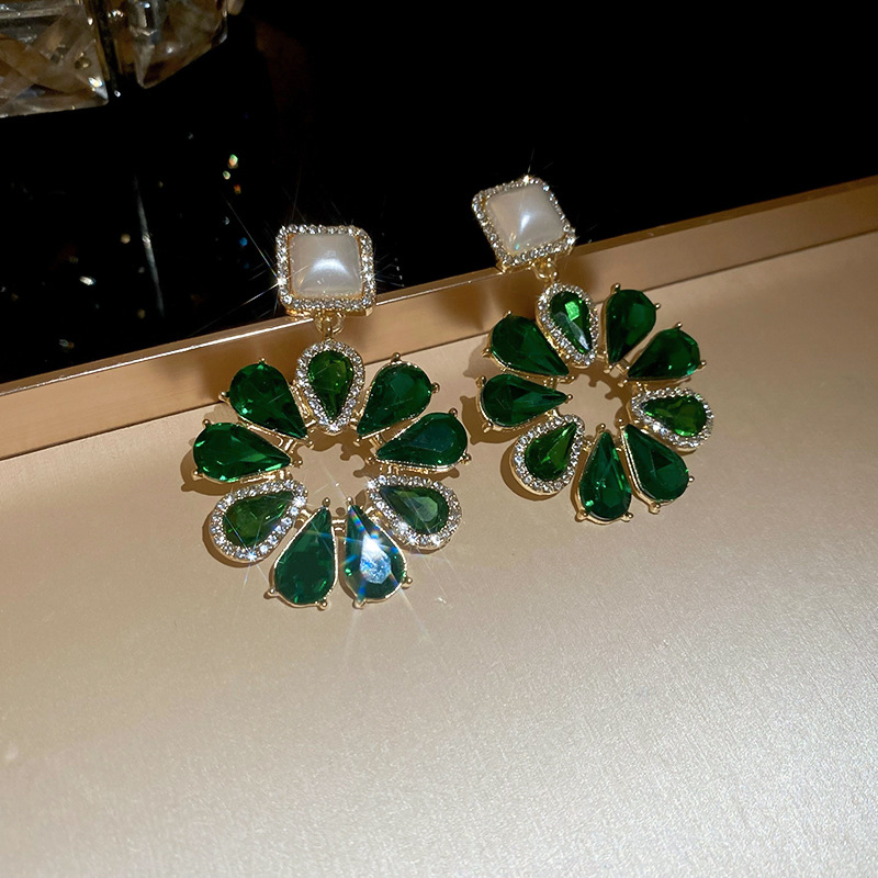 Aguja de plata diamante incrustado gota de agua flor perla pendientes collar traje francés retro nicho pendientes luz pendientes de moda de lujo