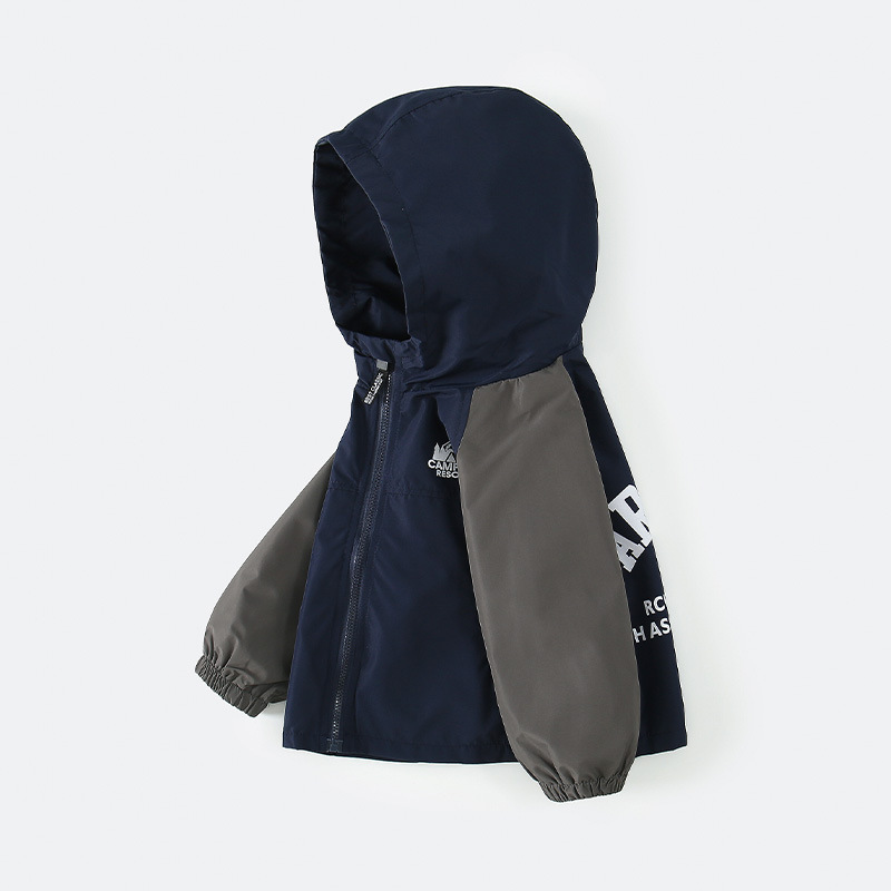 日系ファッションブランドの男児山系風が綿とベルベットを挟んで前線服の子供たちが色を合わせて保温して帽子と綿服のコートを厚くした|undefined