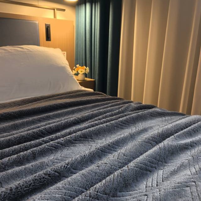 BERKXIRE毛布 ラッセル模造ウサギ毛フランネル毛布 オフィス昼寝毛布 ベベベル加厚毛布