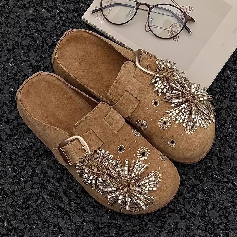 Slippers with rhinestones