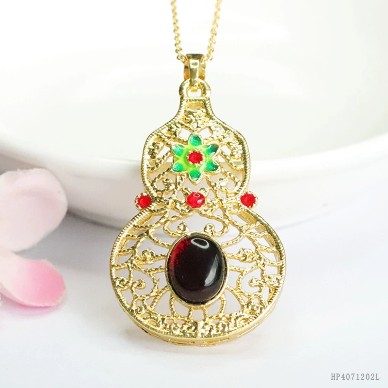 Натуральный кровавый кулон из тыквы балтийского янтаря кулон ювелирные изделия оптом HP4071202L