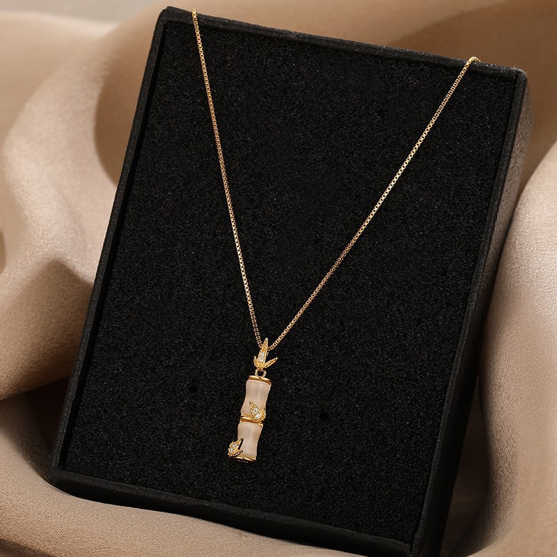 Collar de bambú Wenjian 2021 nueva cadena de clavícula para mujer diseño de nicho de lujo ligero colgante de oro rosa de alta calidad