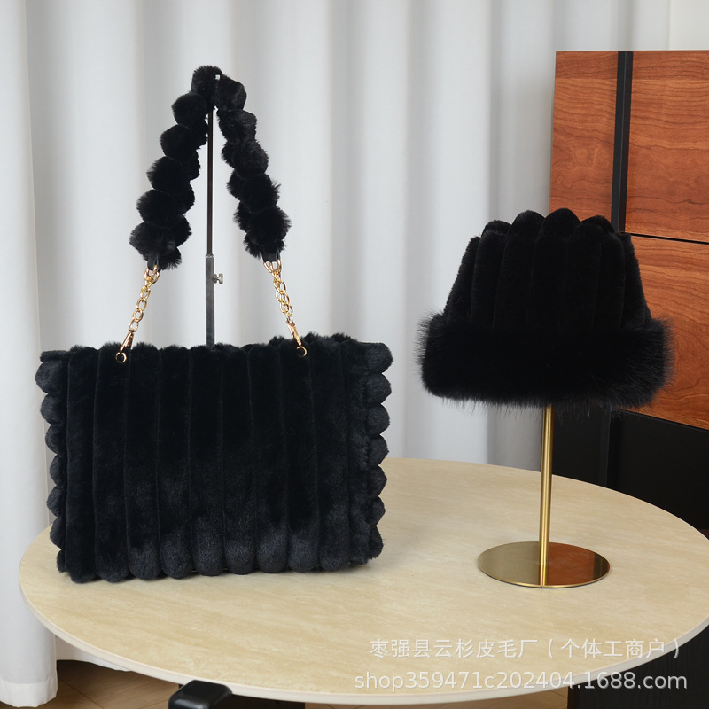 Plush bag, simple and stylish shoulder bag, 2026 new trendy handbag tote bag for work and commuting, high-quality women's bag Plush bag, simple and stylish shoulder bag, 2026 new trendy handbag tote bag for work and commuting, high-quality women's bag