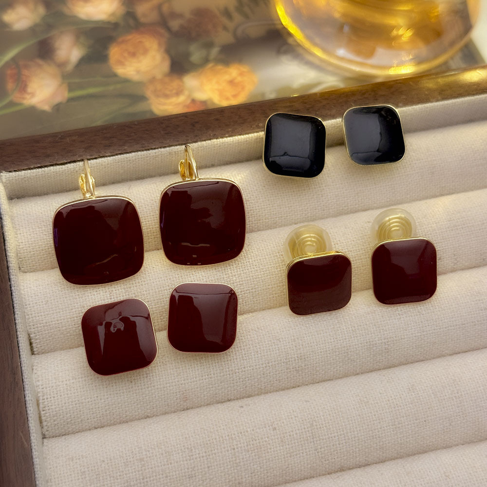 Arejas cuadradas geométricas de aceite de goteo rojo angoleño Pendientes de nicho francés sin orejas perforadas Pendientes de temperamento de alta calidad