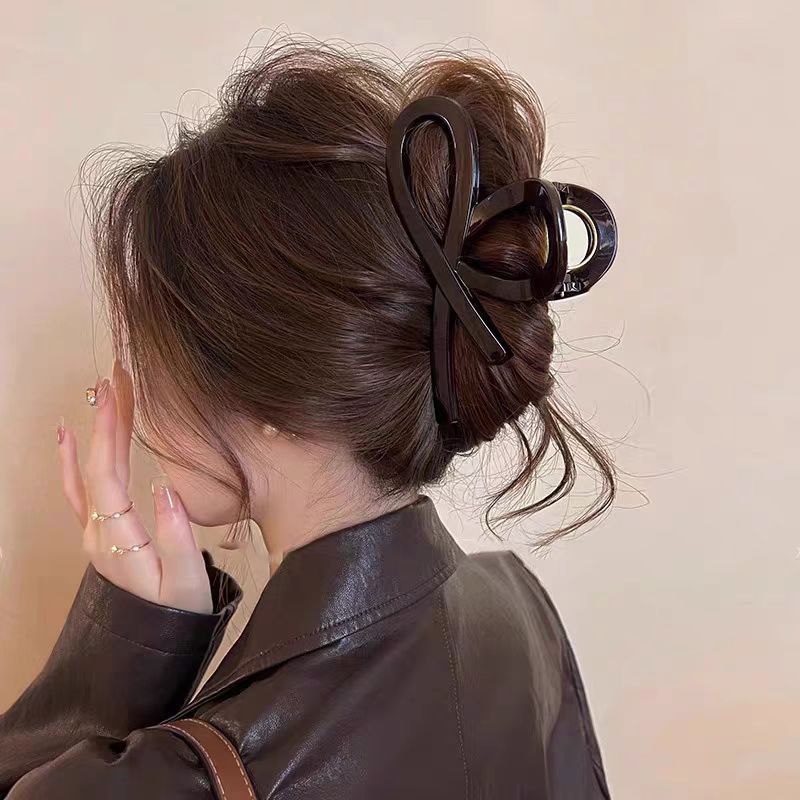 2025年新作フレンチサテン三角グリッパー、女性用ハイエンド後頭部ヘアシャーククリップ、気質と多用途のヘアアクセサリー|undefined