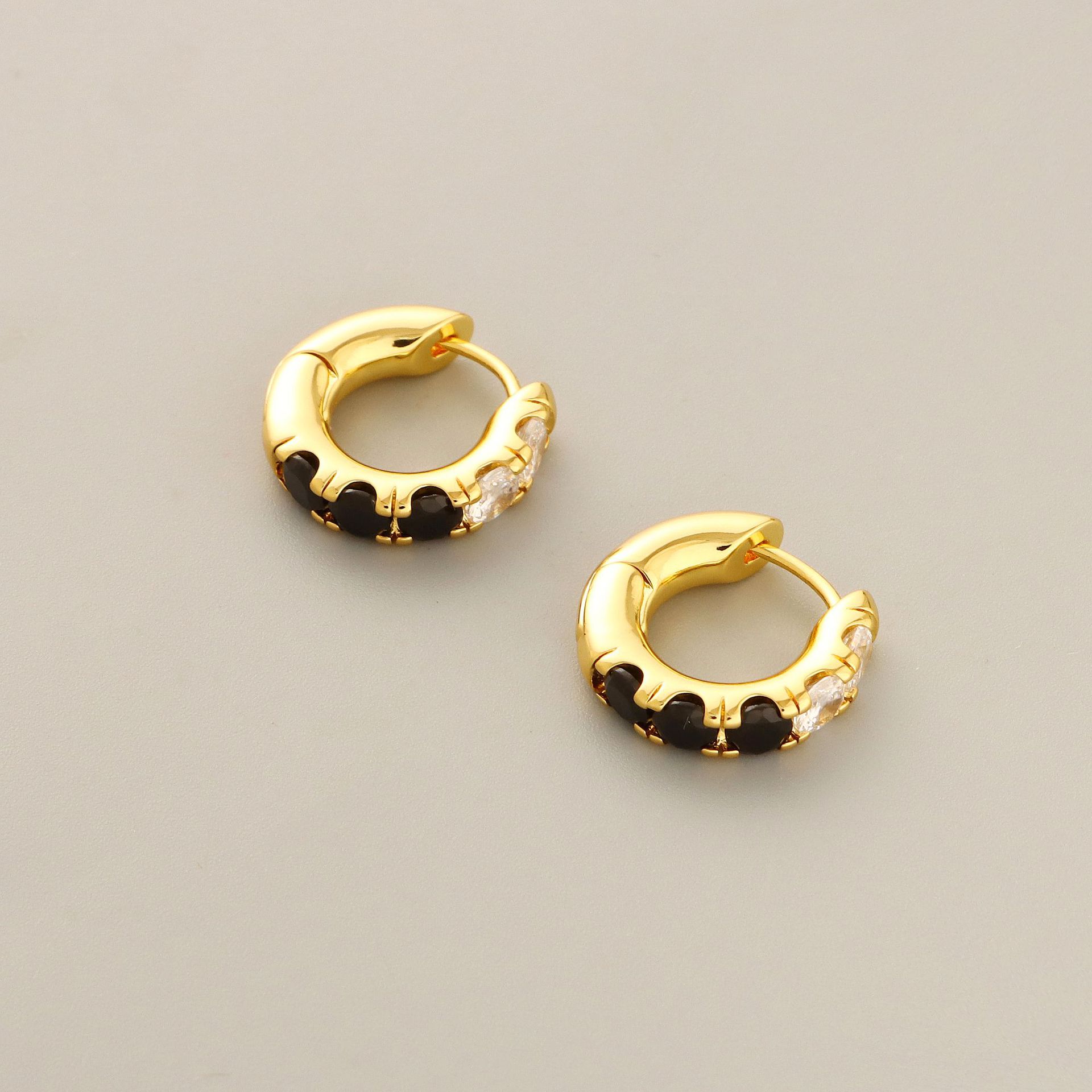 Fashion Geometric Copper Gold Plated Zircon Hoop Earrings 1 Pair