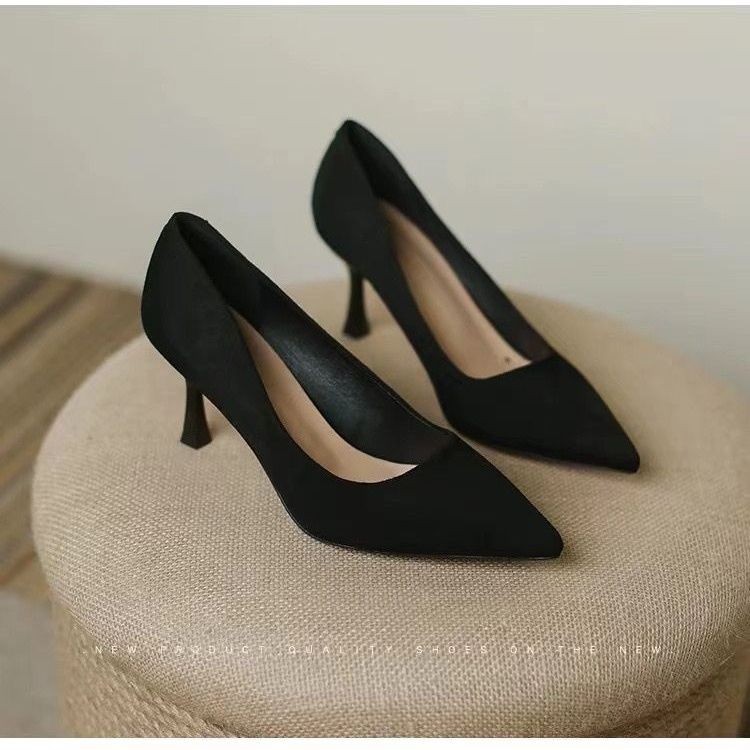 2026 primavera francesa retro tacones altos zapatos de mujer puntuales superficiales temperamento universal zapatos de trabajo de viaje profesional