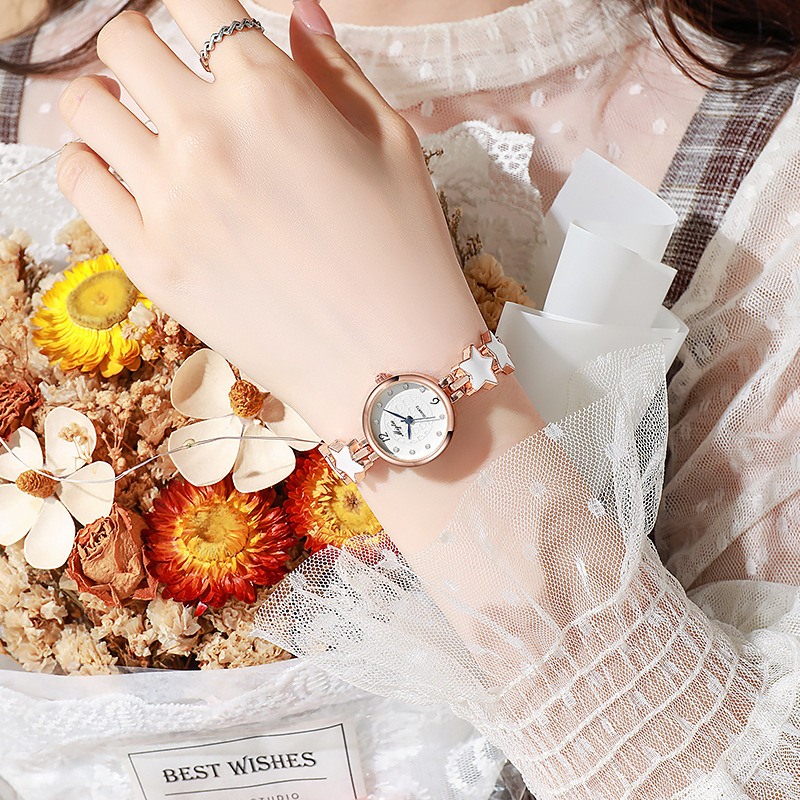 Comercio exterior nuevo reloj de tendencia de moda para mujer reloj de pulsera compacto ropa de temperamento reloj de mujer de todo fósforo accesorios relojes