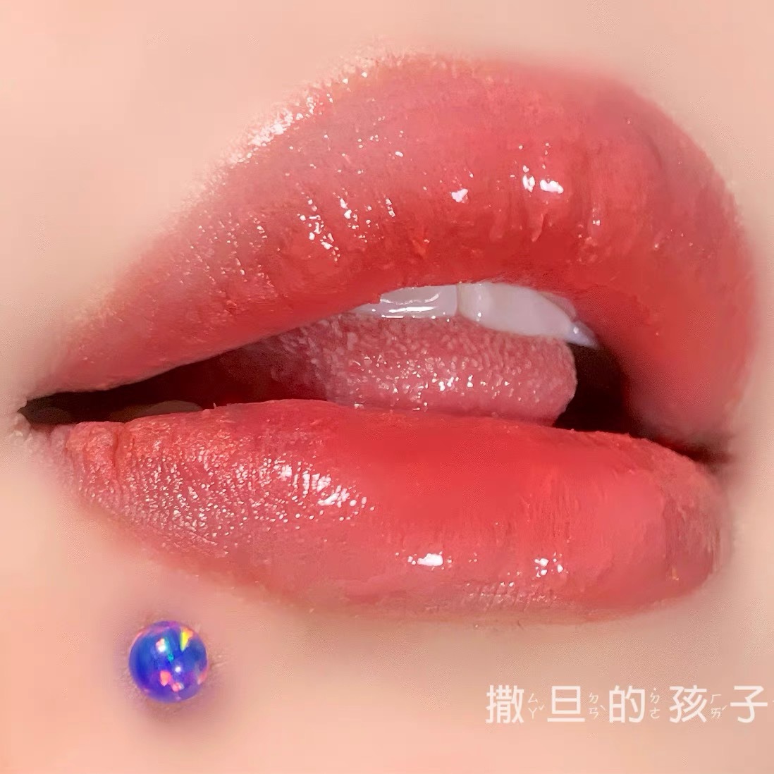 Labret piercing jewelry detail image