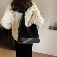 大容量包包女2025秋季新款复古通勤托特包高颜值质感斜挎水桶包