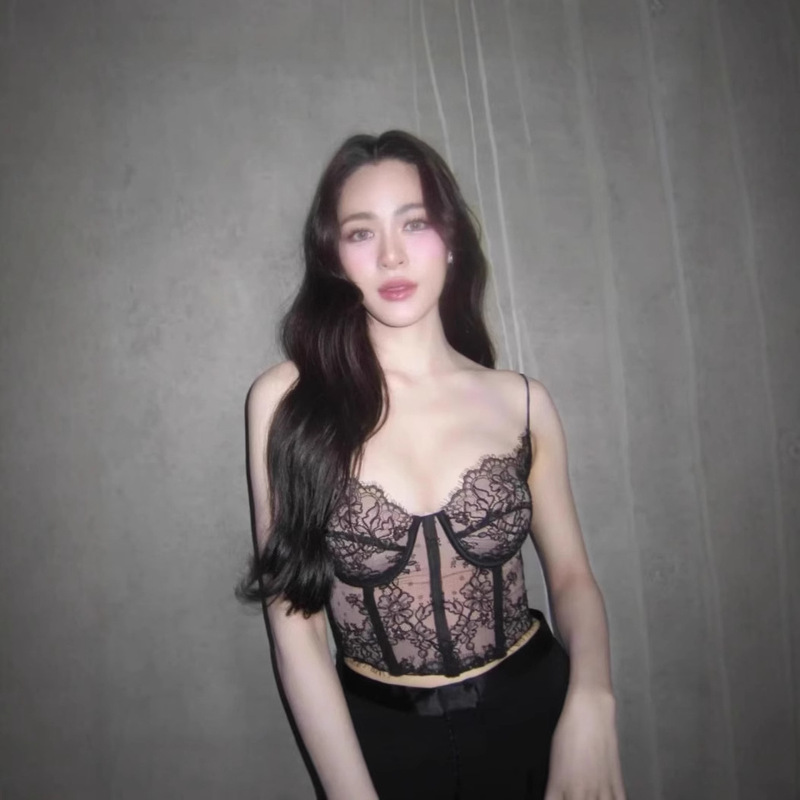 24aw Sexy Po * m Black and White Heavy Industry Fishbone Eyelash Lace Camisole Vest