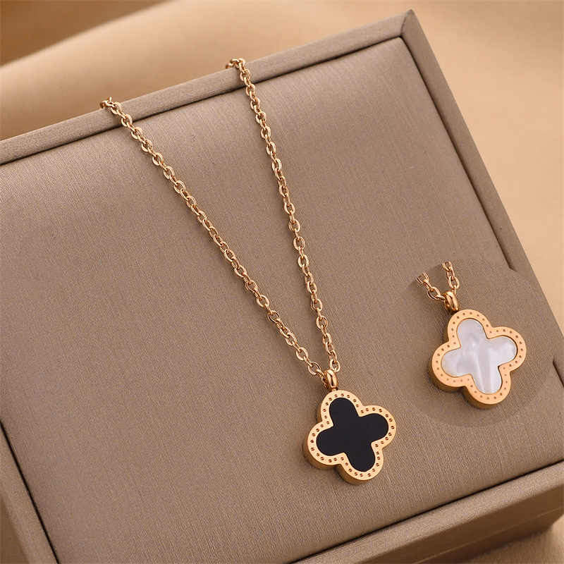 Collar de acero de titanio para mujeres simple y versátil estilo ligero de lujo nicho diseño de alta calidad no decoloración joyería de cadena de clavícula al por mayor