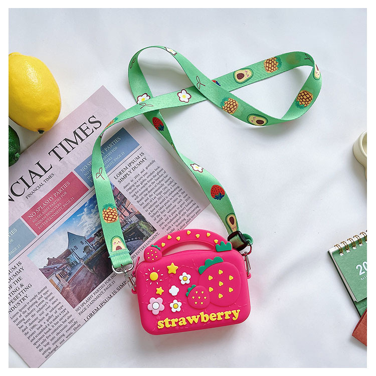 Cartoon Avocado Children's Silicone Coin Purse Messenger Bag Wholesale Nihaojewelry display picture 1