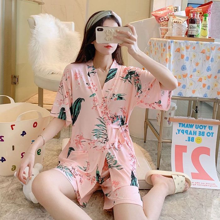 Pijamas al por mayor transfronterizos para niñas, pantalones cortos de manga corta con estampado de cuello de kimono de algodón de imitación de verano, traje de dos piezas, ropa a domicilio