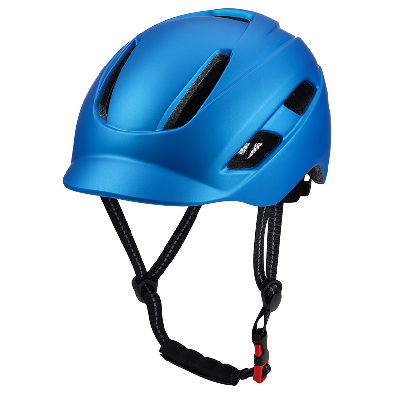 Transfronterizo nuevo casco integrado montar en bicicleta equipo casco hombres y mujeres tapa protectora casco con luz trasera