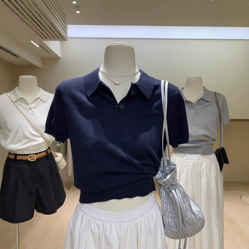 Navy Blue Straight-Shoulder Polo Shirt with Embroidery, Short-Sleeve T-Shirt for Women, Summer High-End Slim-Fit Short Knit Top with a Turn-Down Collar Navy Blue Straight-Shoulder Polo Shirt with Embroidery, Short-Sleeve T-Shirt for Women, Summer High-End Slim-Fit Short Knit Top with a Turn-Down Collar