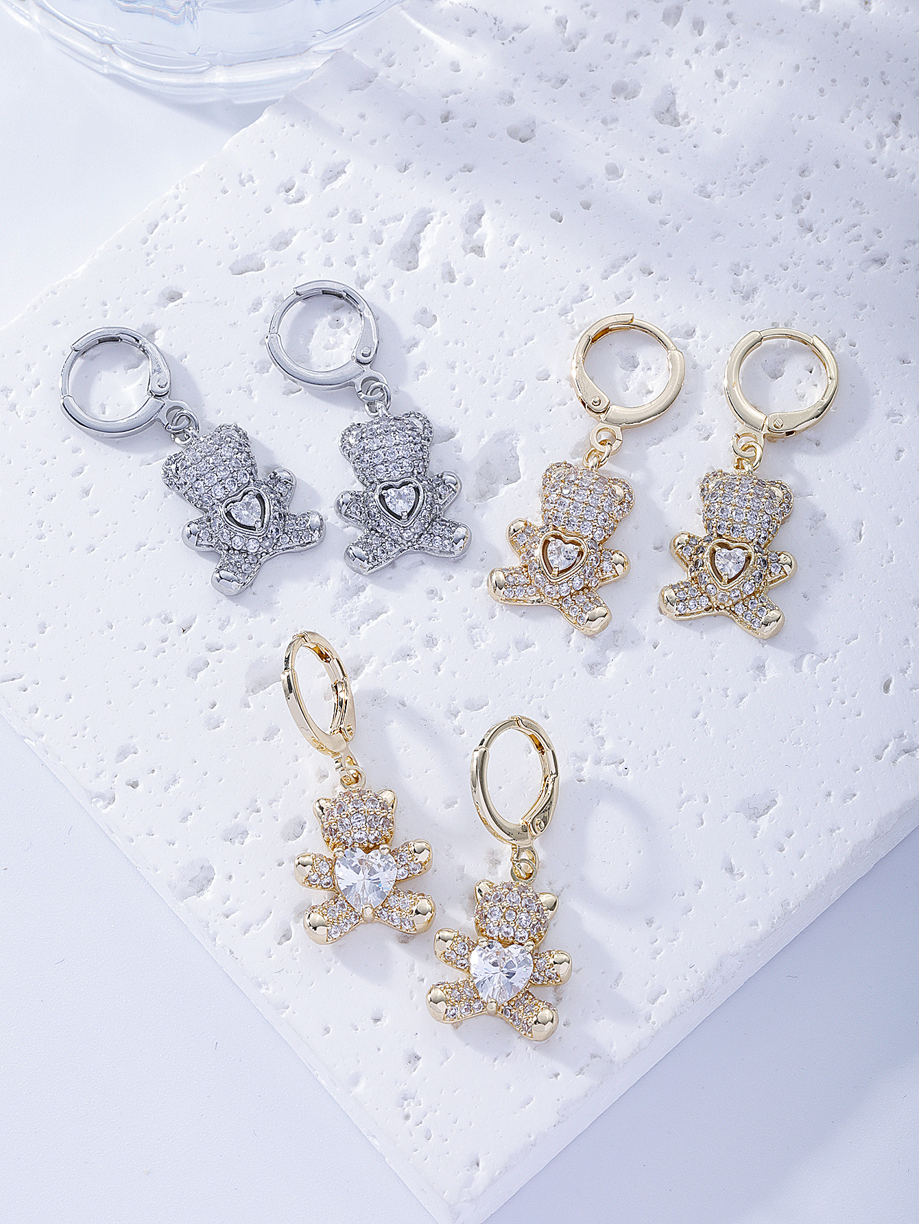 1 Paire Style De Bande Dessinée Mignon Ours Forme De Cœur Incruster Le Cuivre Zircon Boucles D'oreilles display picture 4