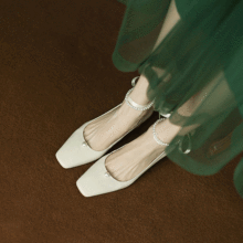 批发法式优雅珍珠蝴蝶结粗跟玛丽珍鞋温柔淑女方头浅口高跟单鞋女