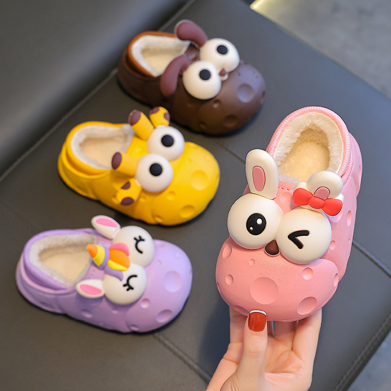 Zapatos de algodón para niños, invierno 2025, para niños y niñas, para uso exterior, cálidos, forrados de lana, impermeables, con tacón cerrado, pantuflas de algodón para bebés y niños pequeños