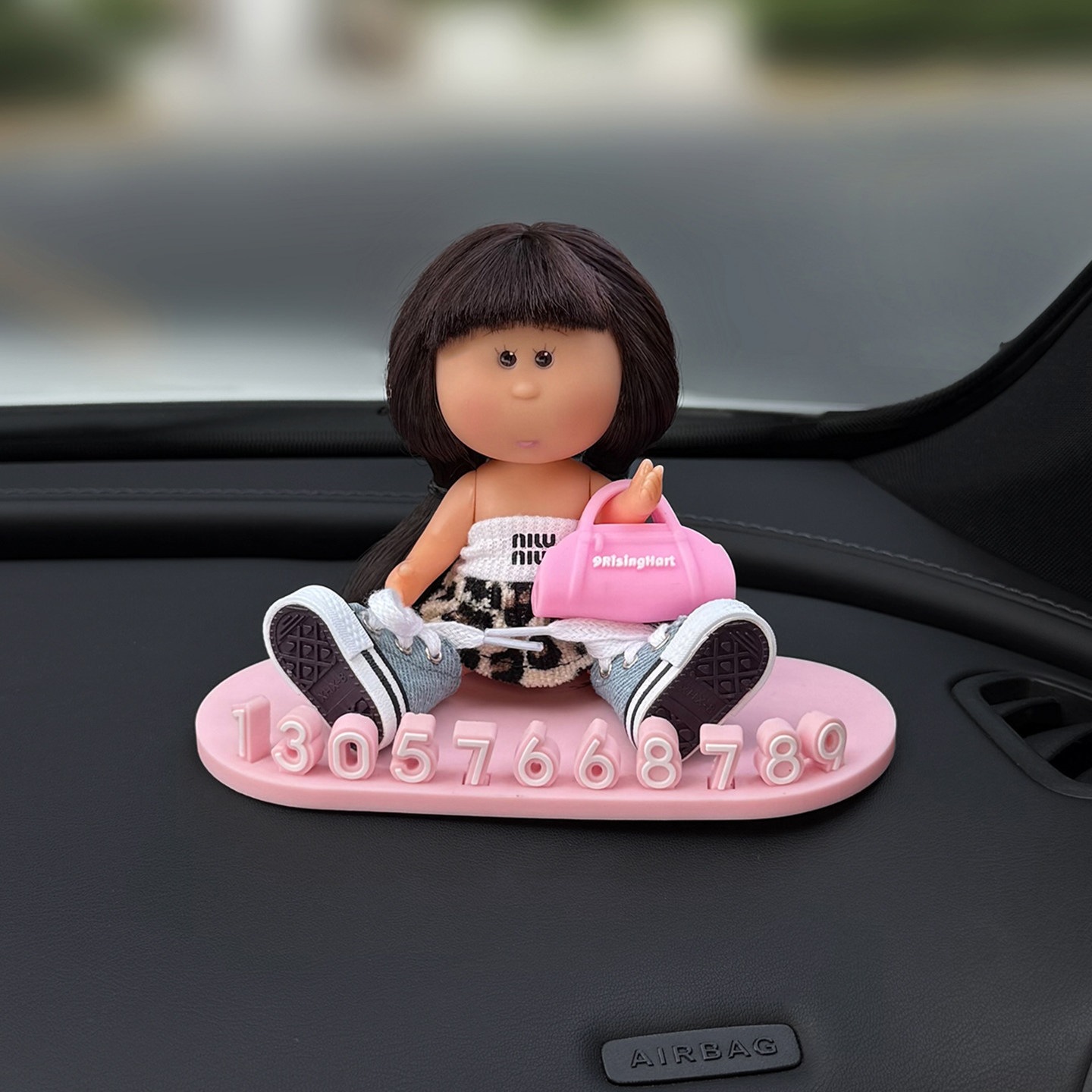 Cute potato-shaped car parking permit, temporary parking number plate, in-car phone holder, decorative item for women, exudes a sophisticated vibe