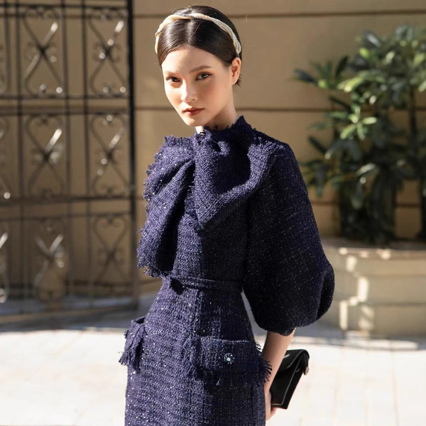 Autumn design fitted dress with bow