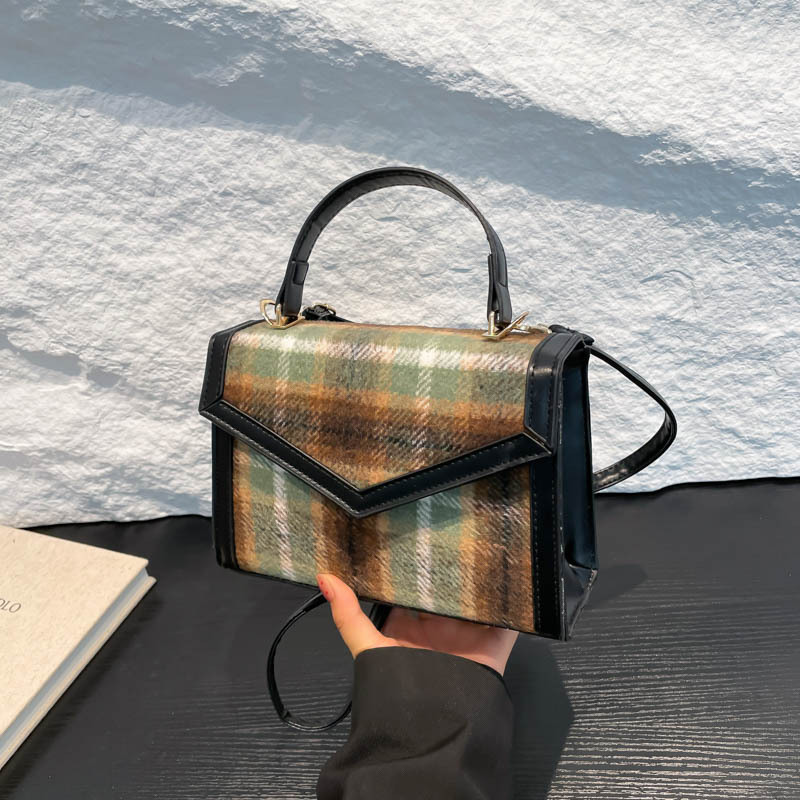Bolsa de mano a cuadrillas retro de color extranjero otoño 2024 nueva moda simple bolso de hombro de moda bolso cuadrado